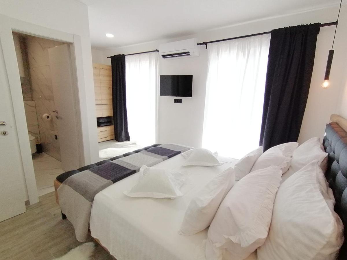 Apartman Max !!!! Omiš Eksteriør billede