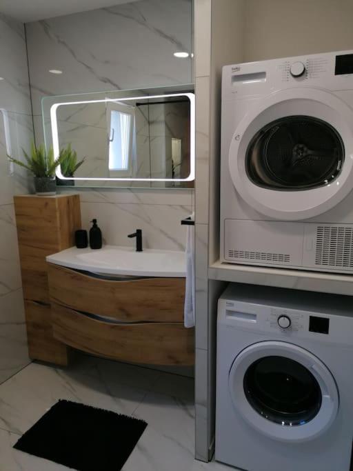 Apartman Max !!!! Omiš Eksteriør billede